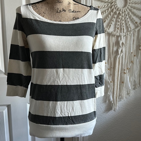 UO Truly Madly Deeply | 3/4 Sleeve Stripe Sweatshirt | Small - Picture 6 of 6